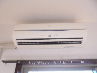 【設備】 | 蔵岡マンション | 洋室エアコン★