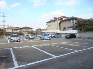 【駐車場】 | 蔵岡マンション | マンション横平面駐車場★