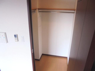 【洋室】 | 蔵岡マンション | ウォークインクローゼット★