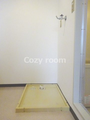 【設備】 | ハッピーハイツ | 室内洗濯機置き場です。