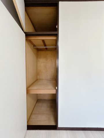 パークヒルズ雁宿の収納