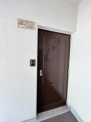 パークヒルズ雁宿の玄関