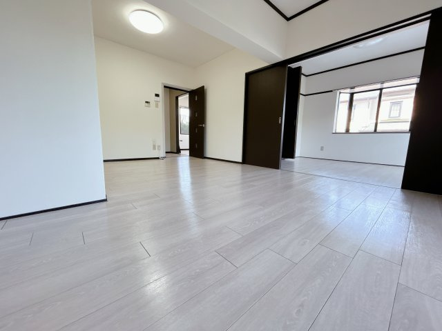 パークヒルズ雁宿の居間・リビング