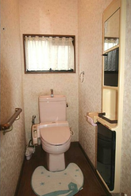 高知市南竹島町　中古住宅売家のトイレ