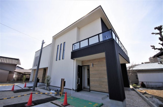 【外観】 | 敷地面積207.58㎡、延床面積108.91㎡(1.62㎡セットバック含む)