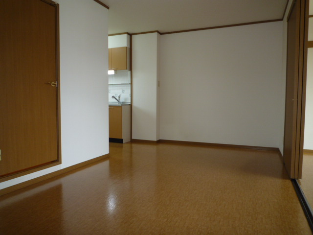 ファミールＦＵＪＩ　Ｂの居間・リビング