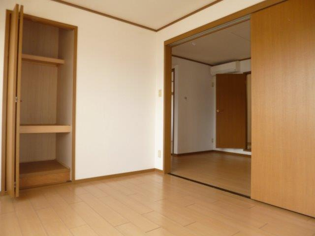 ファミールＦＵＪＩ　Ｂの収納|洋室