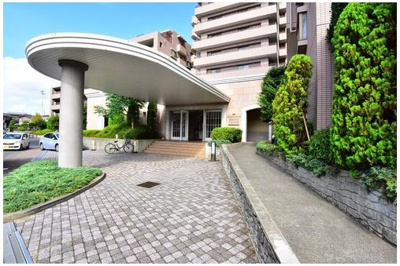 【エントランス】 | クリオレジダンス湘南辻堂 | 管理体制良好！共有スペースはモニター付きオートロックや防犯カメラ設備などセキュリティ面も安心です！