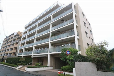 【外観】 | シティウインズ藤沢鵠沼 | スッキリとした印象の堂々マンション外観♪藤沢南湘南エリアを存分に味わえる住環境良好な立地♪