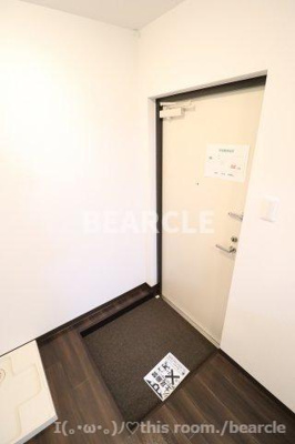 【玄関】 | アパートメント二条城 | 明るい玄関です