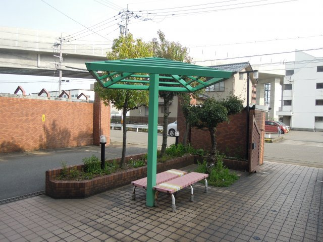 信開ドムス西開発の外観|ガーデニングスペース