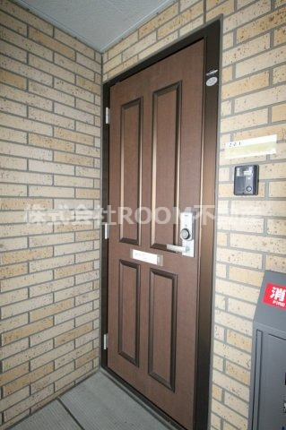 セジュール楽楽 A棟・B棟の玄関|収納もある玄関です