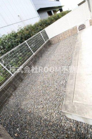 メゾン ブランシェの庭