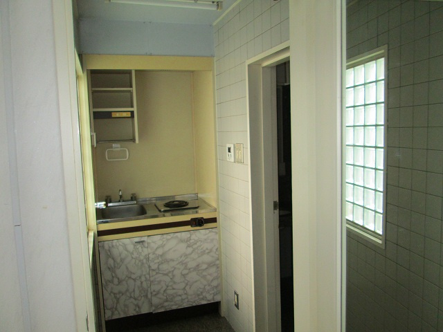 石ビルのキッチン