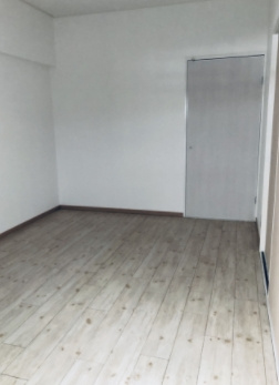 【居間・リビング】 | 大産板付マンション | ※同マンション別室の参考写真です