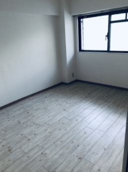 【寝室】 | 大産板付マンション | ※同マンション別室の参考写真です