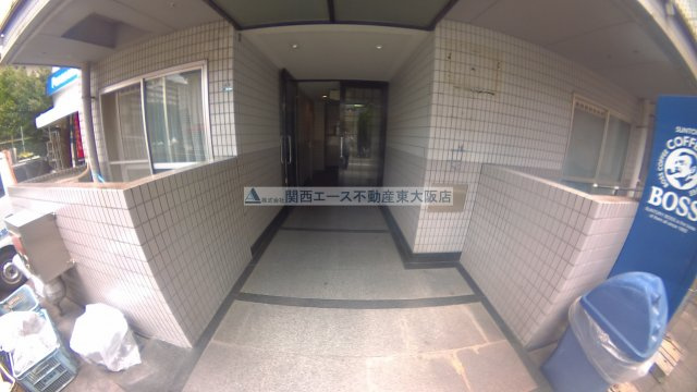 【エントランス】 | アリーヴェデルチ小阪