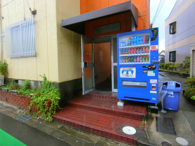 ベストレジデンス芸大前のエントランス