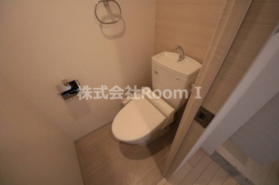 【トイレ】 | エスライズ御堂筋本町 | 落ち着いた色調のトイレです