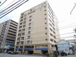【外観】 | 総戸数49戸、2002年8月築のマンションです。
専有面積80.02平米、3LDKのお部屋となります。