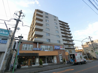 【外観】 | 総戸数119戸、昭和49年9月築のマンションです。
専有面積59.85平米、2SDKのお部屋となります。