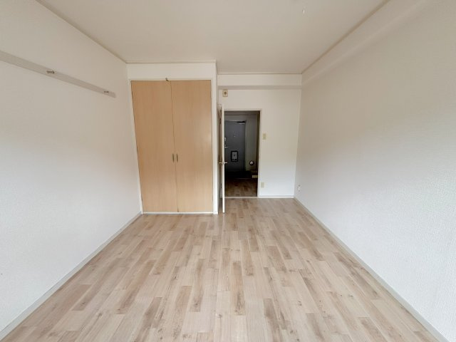 平岩ビルの居間・リビング