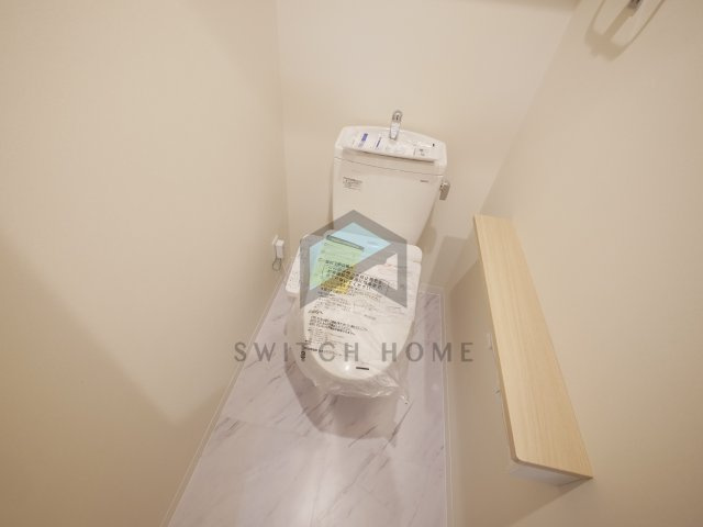 【トイレ】 | PHOENIX Clove Tomoi | 温水洗浄便座付きトイレです！