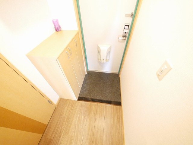 ＣＨＥＲＲＹ　ＨＯＵＳＥ（チェリーハウス）の玄関