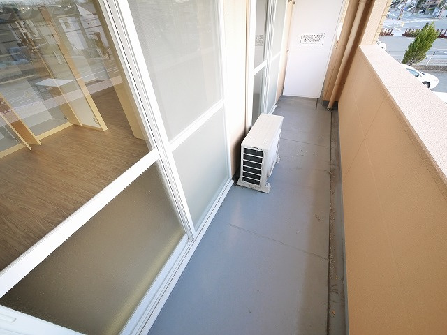 ＣＨＥＲＲＹ　ＨＯＵＳＥ（チェリーハウス）のバルコニー