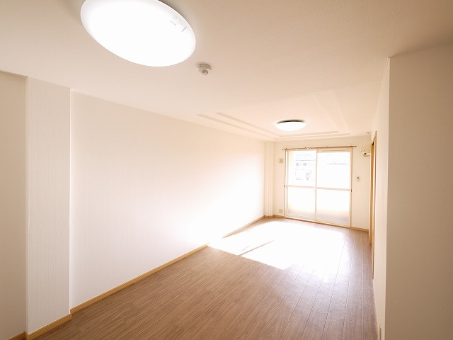 ＣＨＥＲＲＹ　ＨＯＵＳＥ（チェリーハウス）の居間・リビング