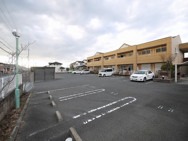 ＣＨＥＲＲＹ　ＨＯＵＳＥ（チェリーハウス）の駐車場