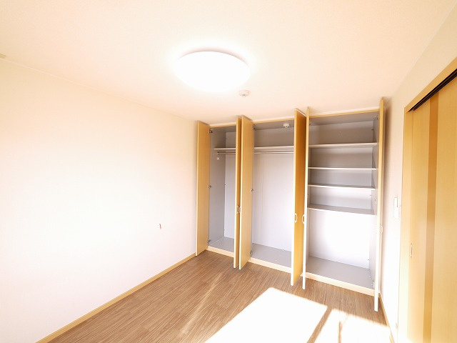 ＣＨＥＲＲＹ　ＨＯＵＳＥ（チェリーハウス）の洋室