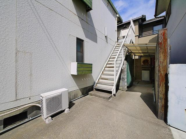 吉田ハイツⅠのエントランス|毎日通るエントランスはこのようになっています