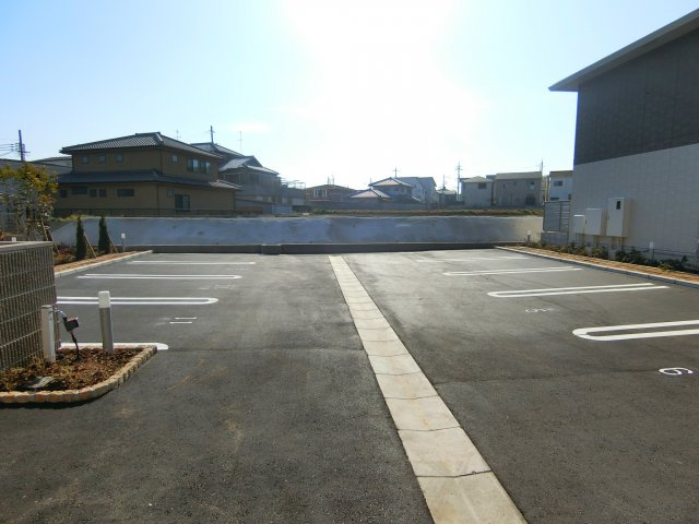 D-room大阪狭山市茱萸木の駐車場