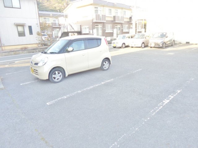 【駐車場】 | メゾンレスポワール　Ａ