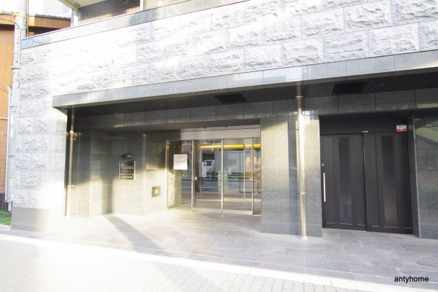 プレサンス塚本グランゲート　仲介手数料無料のエントランス
