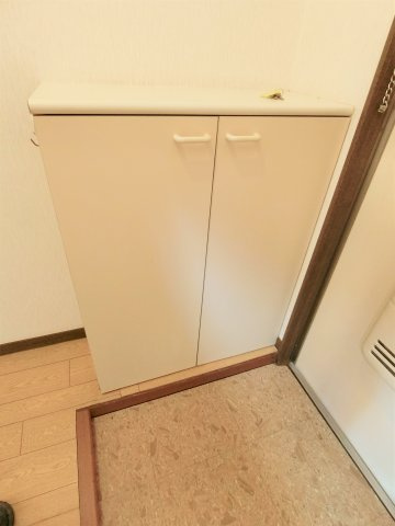メゾン萩原Bの玄関