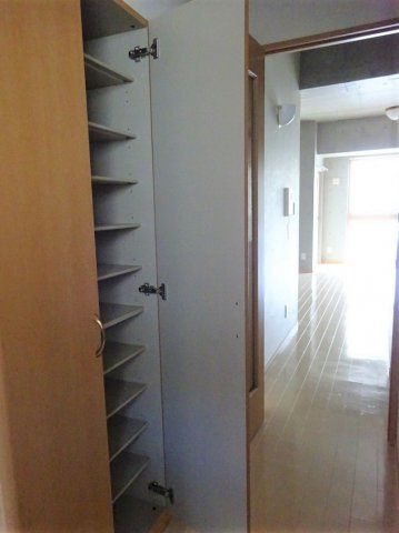 ASレジデンス材木町の玄関