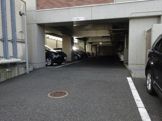 ASレジデンス材木町の駐車場