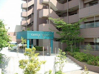 キャッスルハイツ小牧ウエストハイツの外観|中学校近く