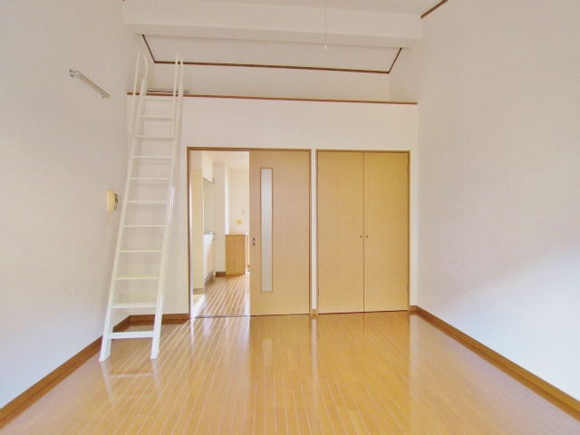 サンライフ古川の居間・リビング