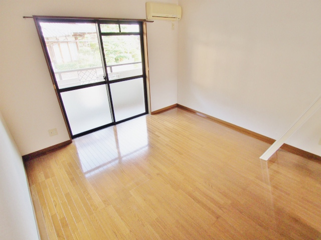 サンライフ古川の居間・リビング