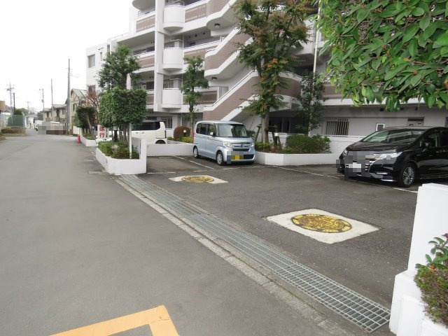 アーベイン川越プレージュの駐車場