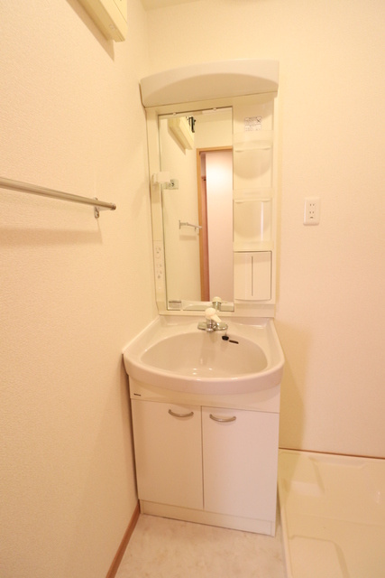 メゾン　アルシオネの洗面所