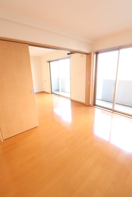 メゾン　アルシオネの居間・リビング