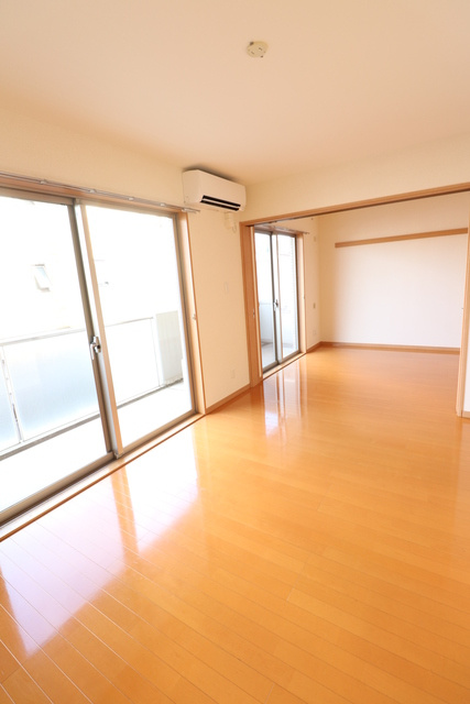 メゾン　アルシオネの居間・リビング