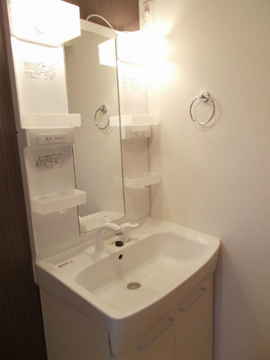 【洗面所】 | カーサ・デルソーレIII