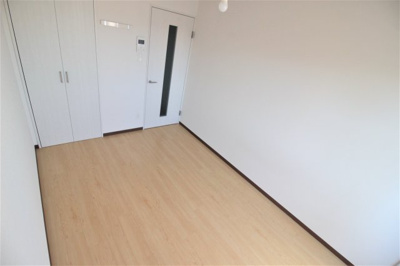 【洋室】 | ヴェルドミール小阪