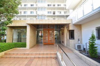 【エントランス】 | 現地見学や資料請求などお気軽にハウス・エージェントまでお問合わせ下さい。
◎TEL：0800-831-2135【通話料無料】◎周辺環境とあわせて現地ご案内致します