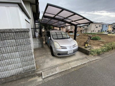 【駐車場】 | 遠山邸 | いつでも目の届く敷地内に駐車場があります♪荷物がかさばりがちなお買物にも、敷地内駐車場があると便利ですよね☆